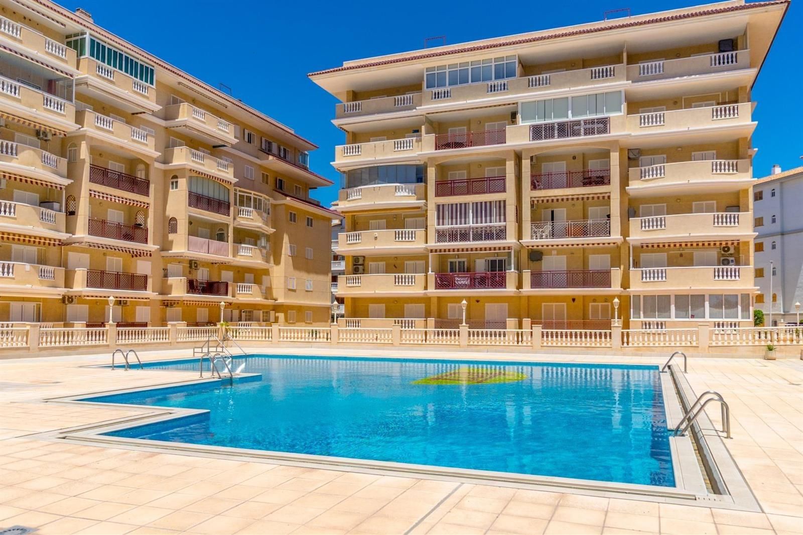Viña Mar VII – Appartement au quatrième étage avec vue frontale sur la mer, piscine commune et garage à seulement 300 mètres de la plage de La Mata · foto 31