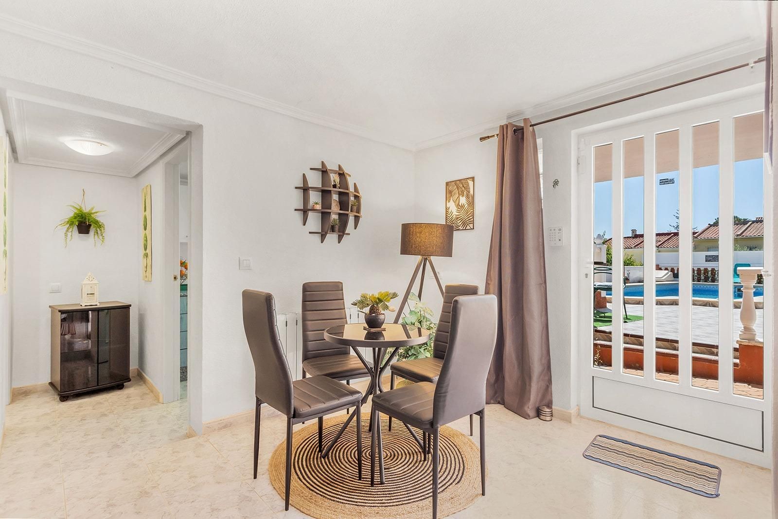 Villa independiente con piacina privada, vitas a la laguna Rosa y Salinas de Torrevieja · foto 5