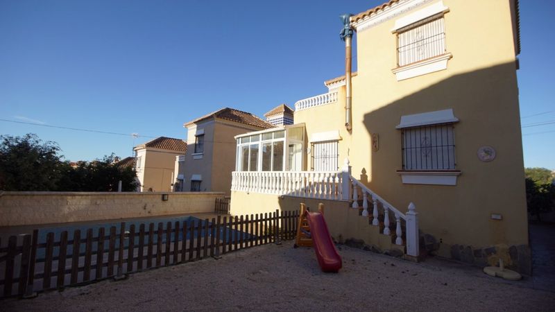 Chalet Independiente en venta  en Orihuela-Costa, Alicante . Ref: 9812. Mayrasa Properties Costa Blanca