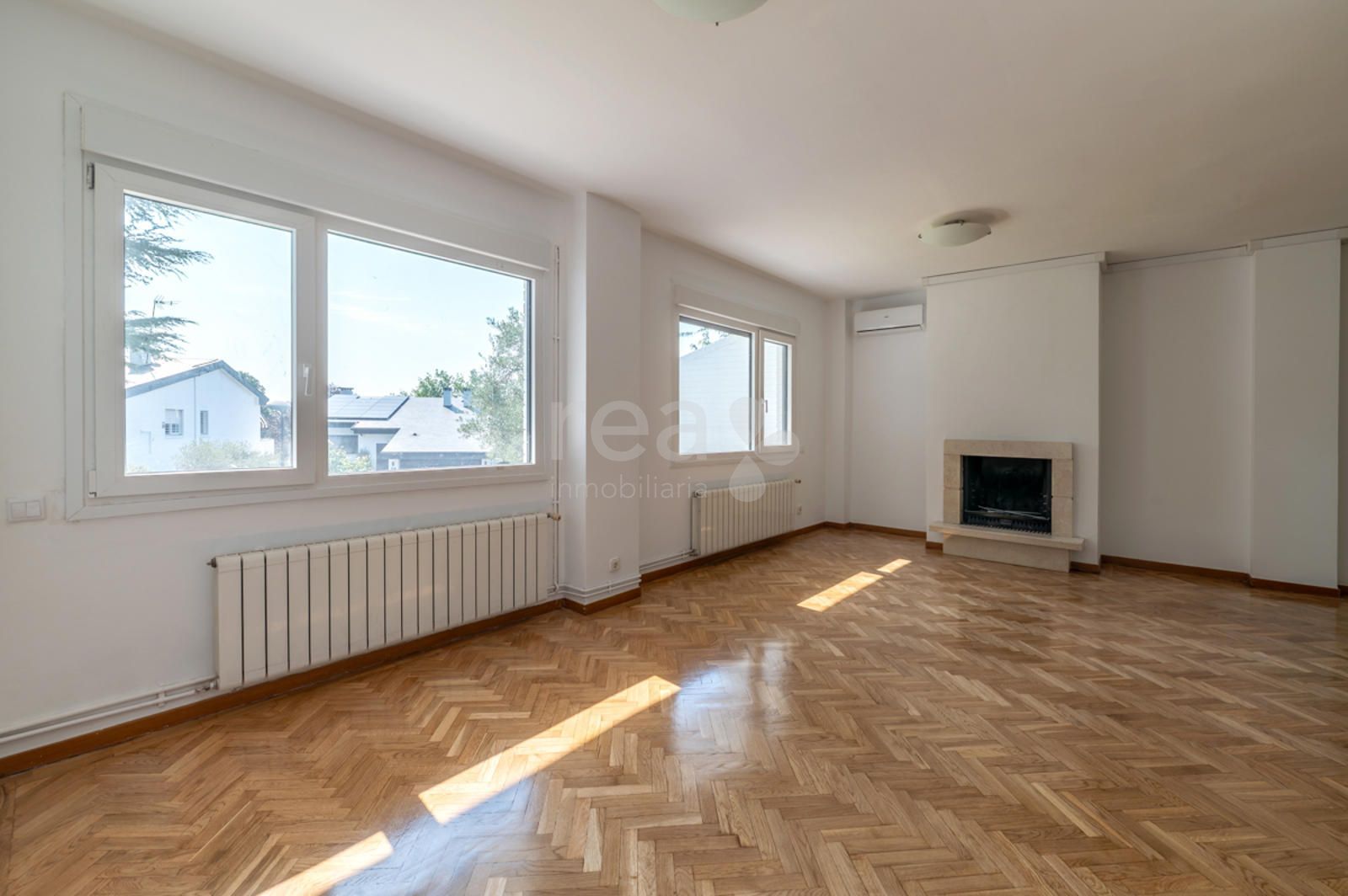 Corner townhouse for rent in Alcobendas, Madrid (La Moraleja)