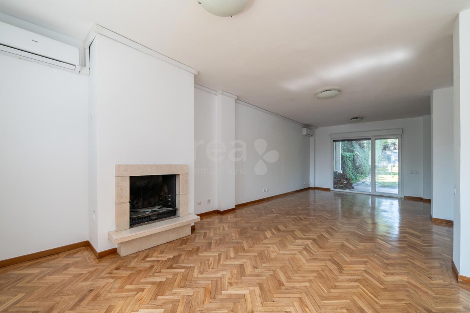 Corner townhouse for rent in Alcobendas, Madrid (La Moraleja)