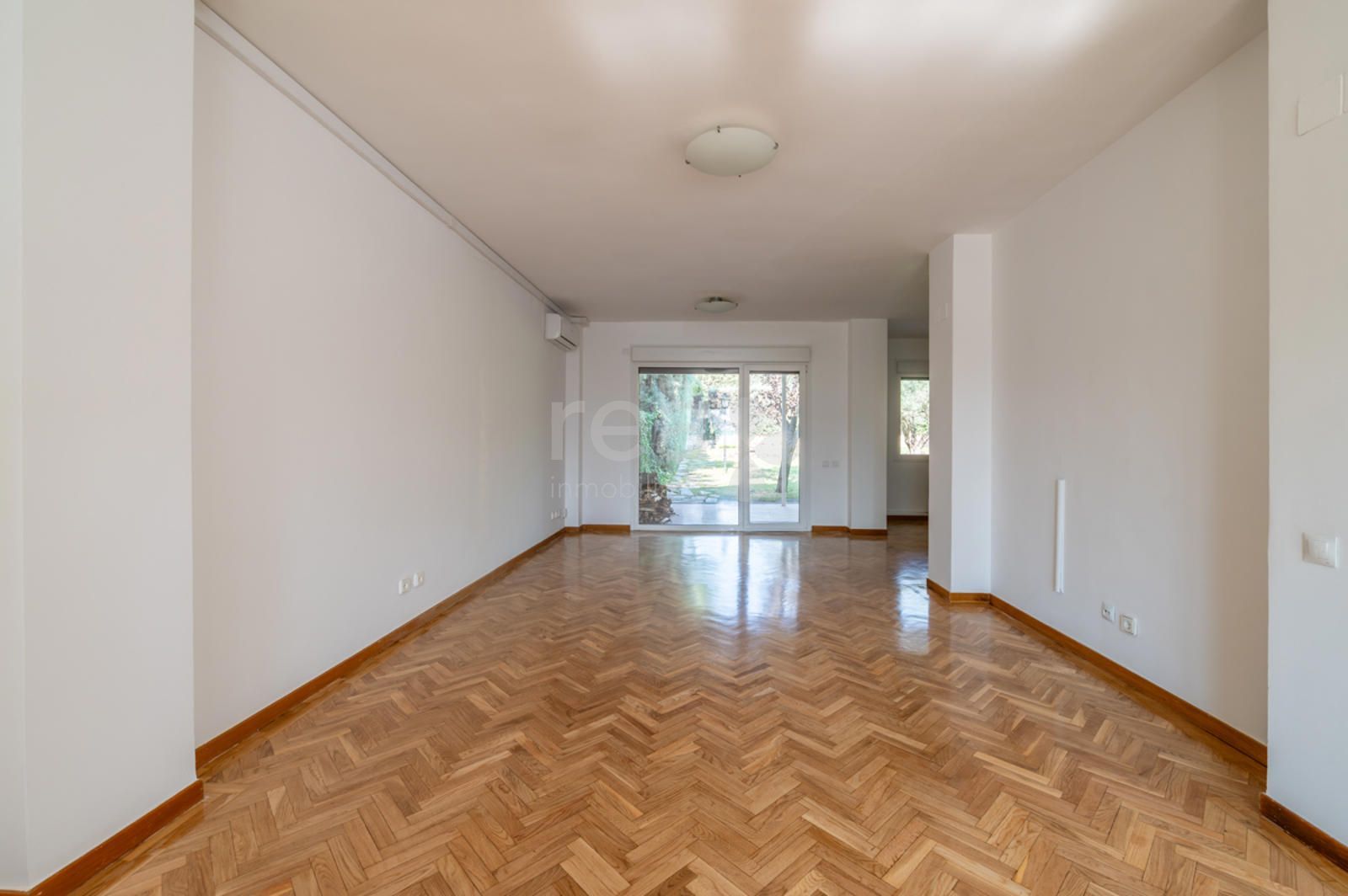 Corner townhouse for rent in Alcobendas, Madrid (La Moraleja)