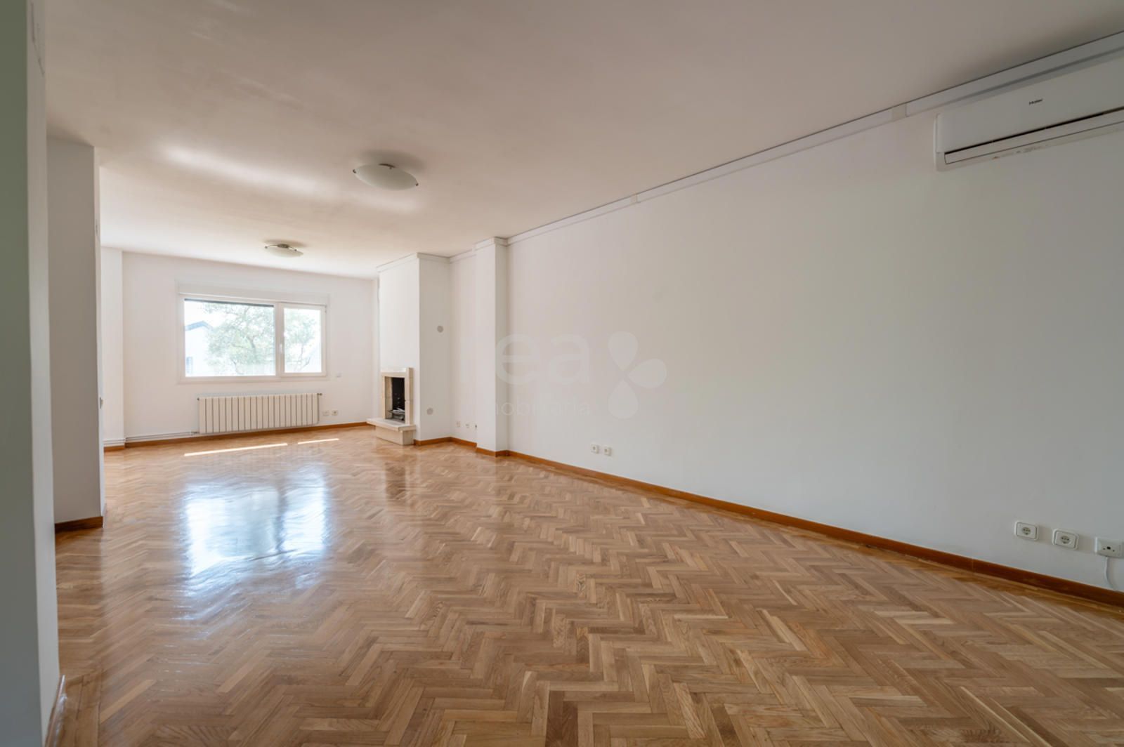 Corner townhouse for rent in Alcobendas, Madrid (La Moraleja)