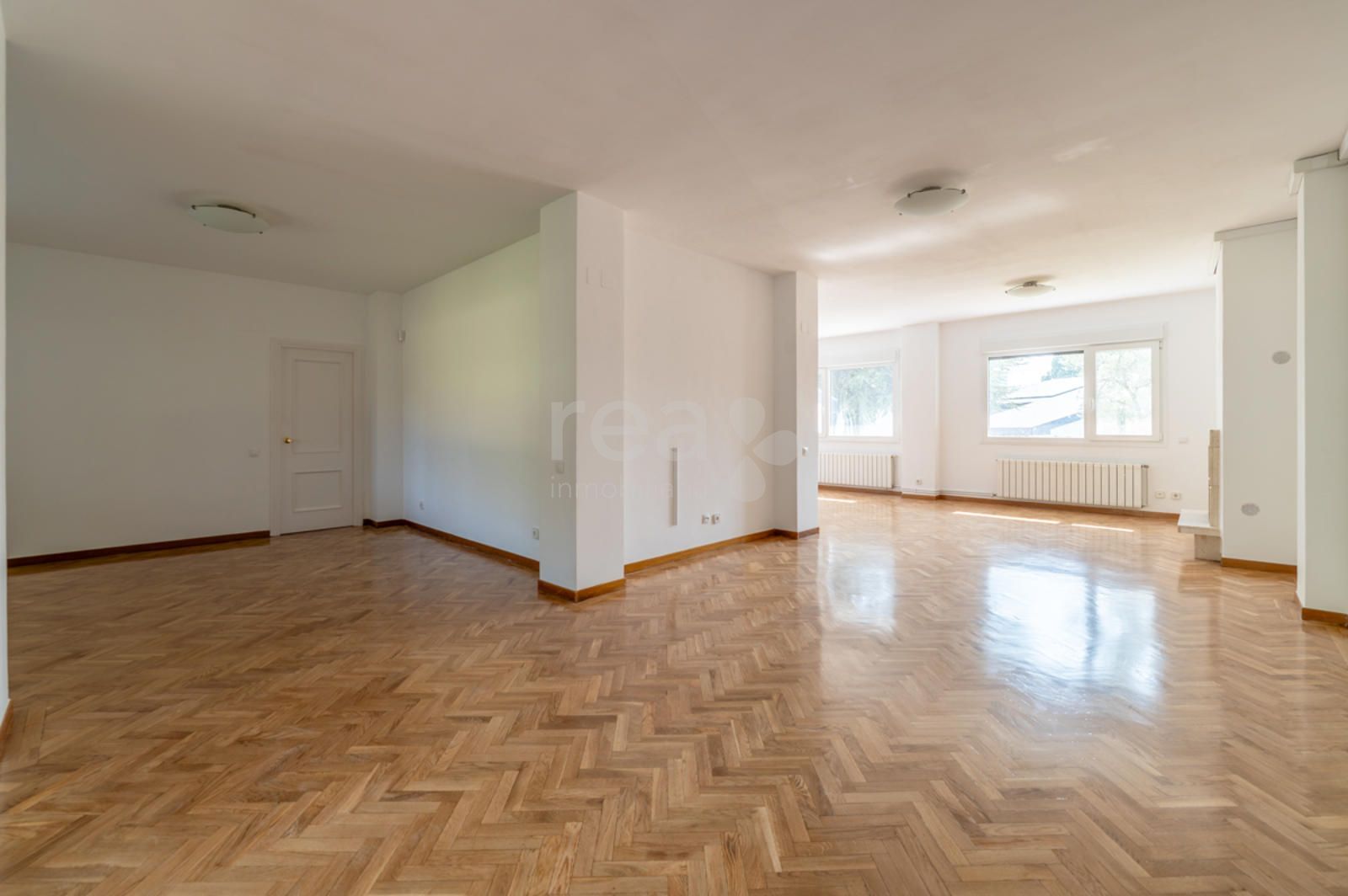 Corner townhouse for rent in Alcobendas, Madrid (La Moraleja)