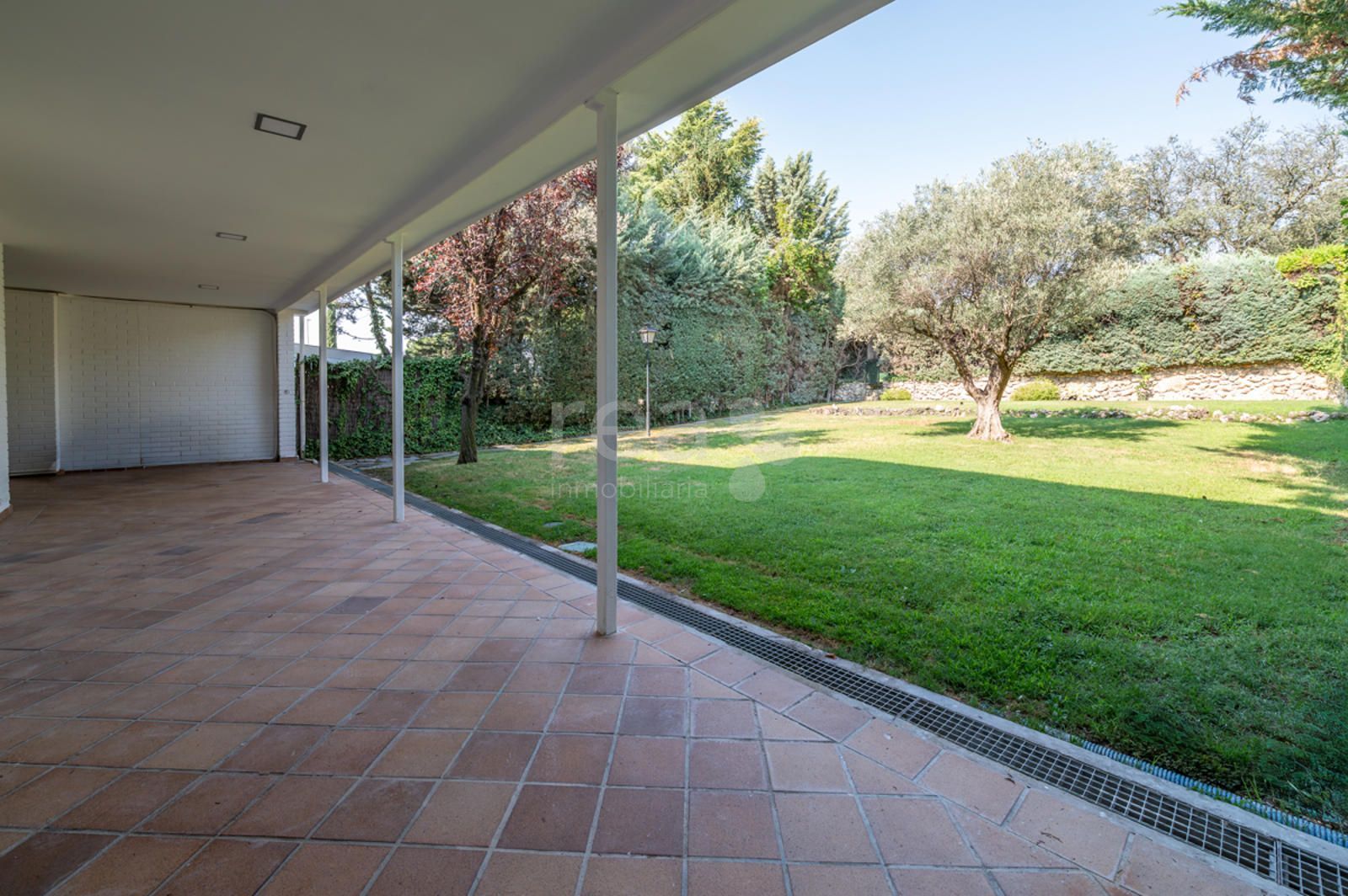 Corner townhouse for rent in Alcobendas, Madrid (La Moraleja)