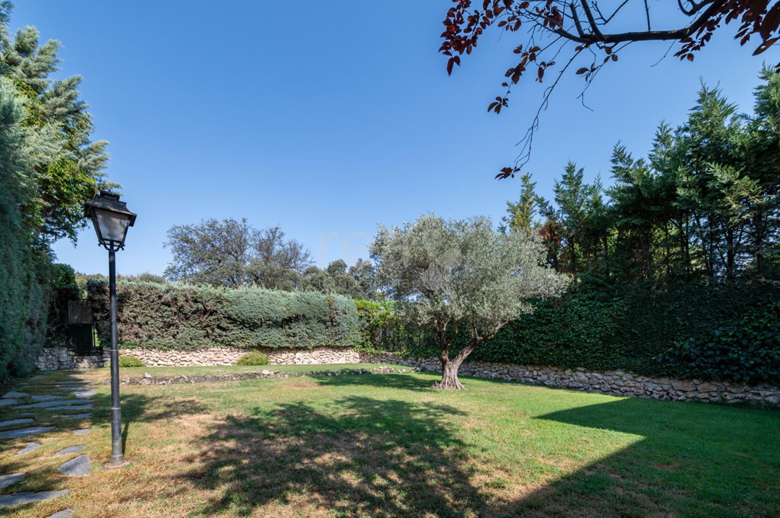 Corner townhouse for rent in Alcobendas, Madrid (La Moraleja)