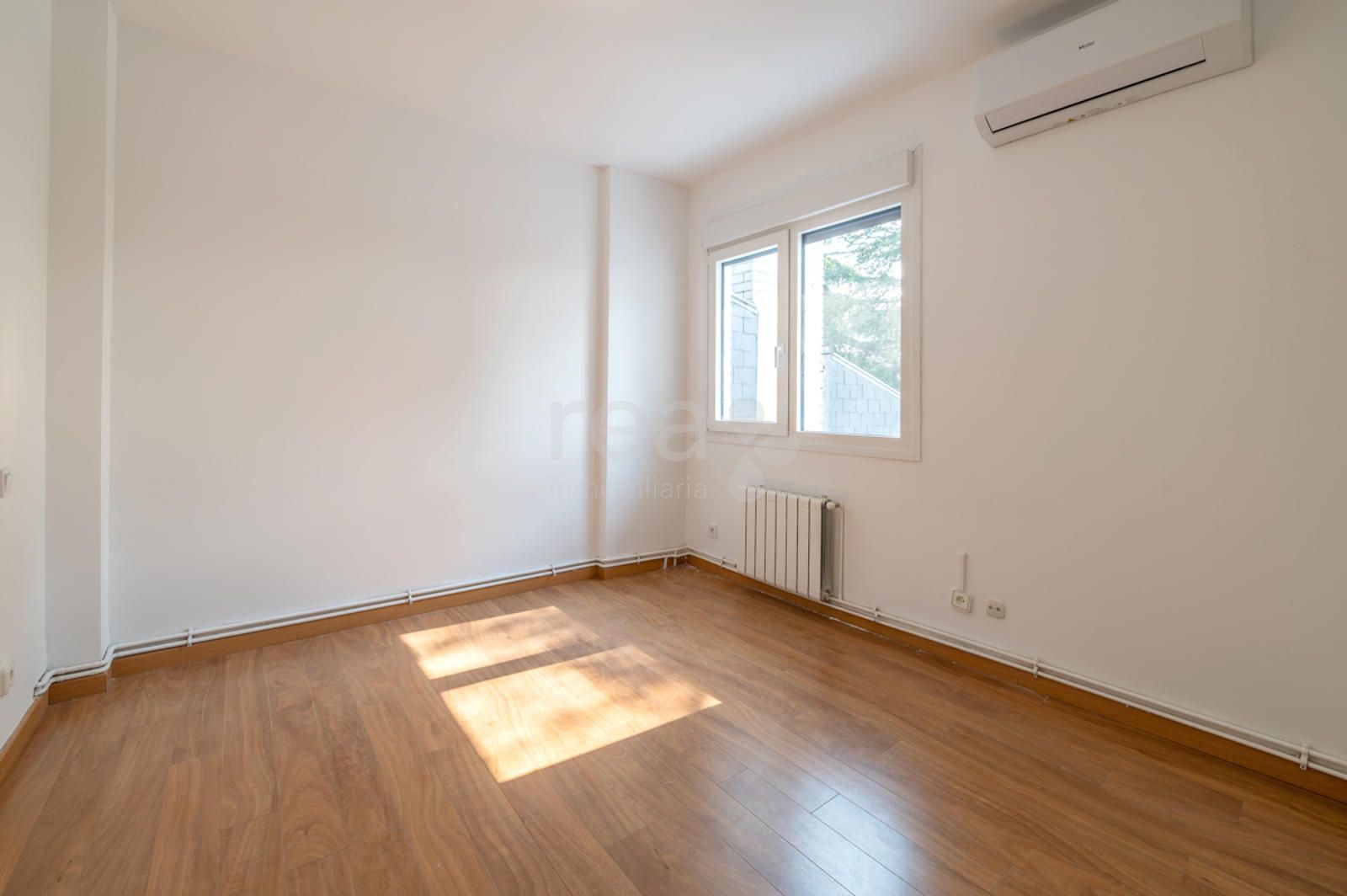 Corner townhouse for rent in Alcobendas, Madrid (La Moraleja)
