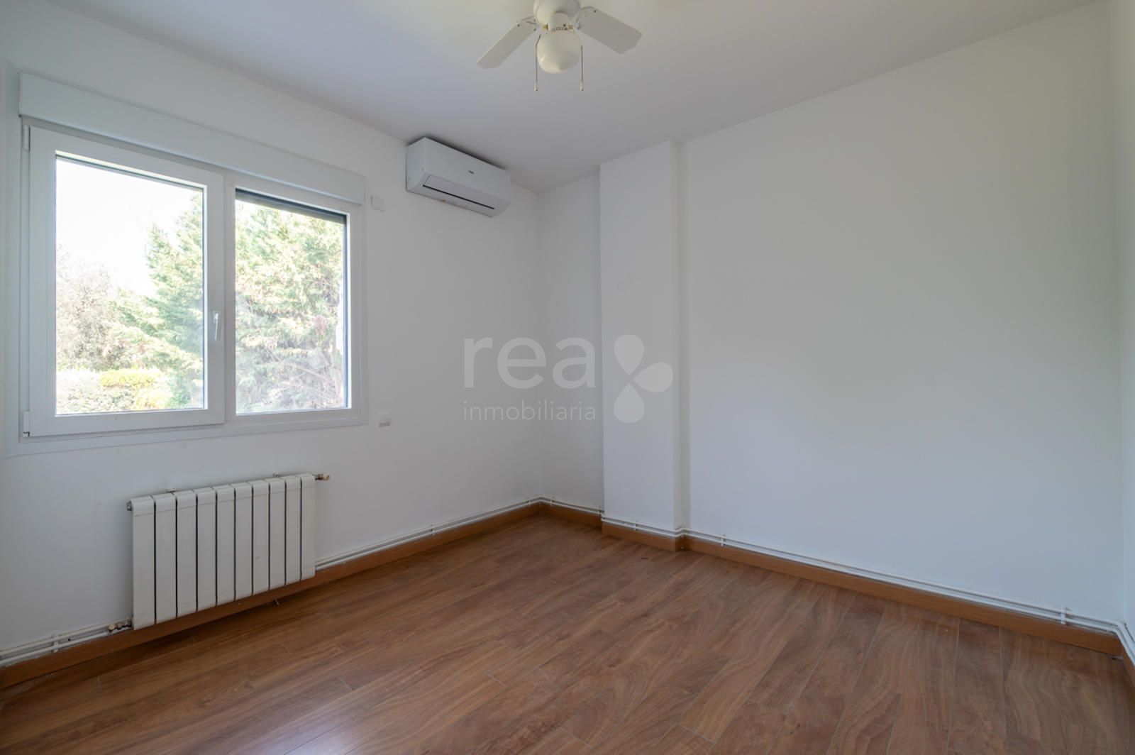 Corner townhouse for rent in Alcobendas, Madrid (La Moraleja)