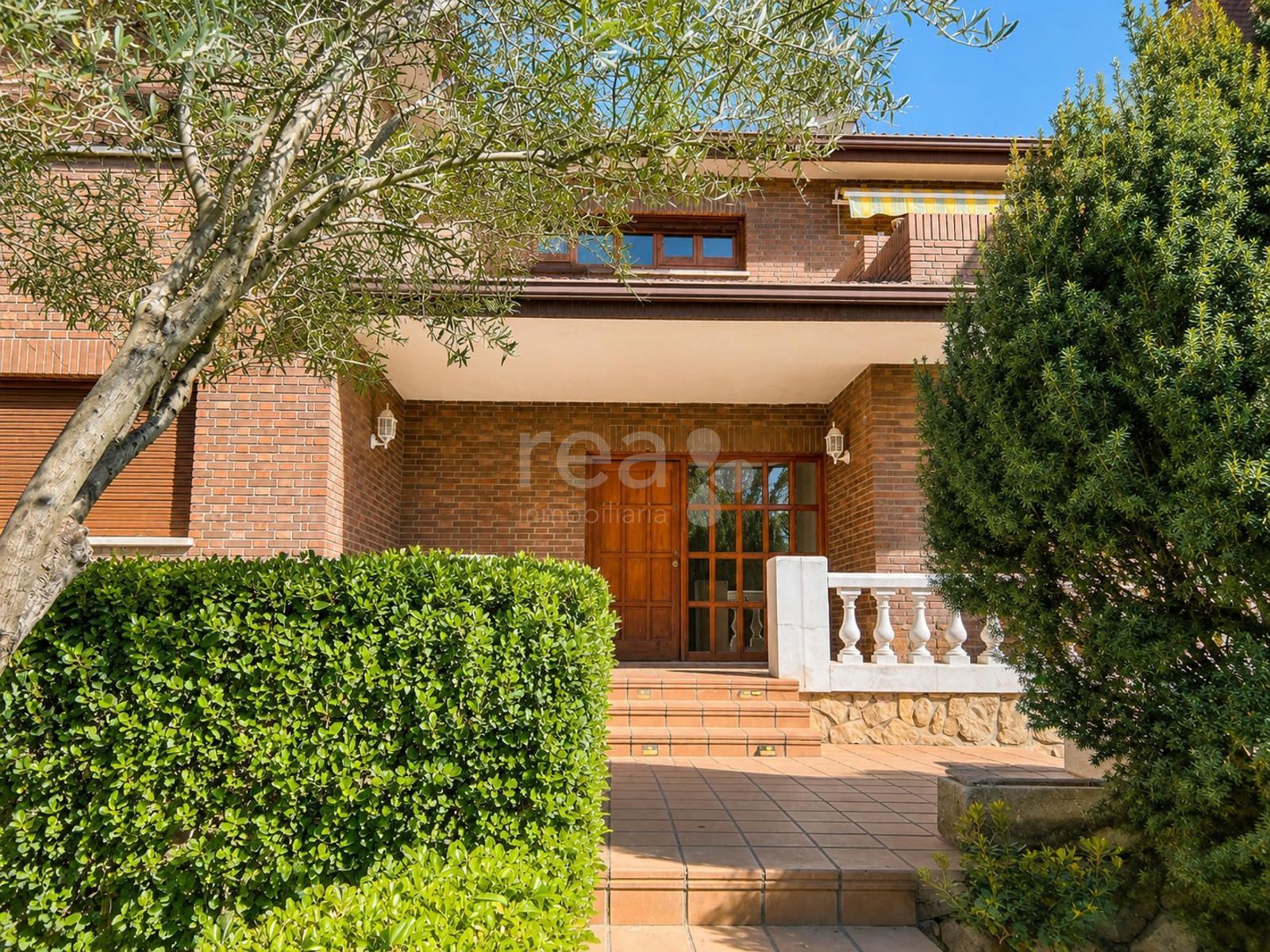 Chalet Independiente en alquiler San Sebastián de Los Reyes, Madrid. Ref: 497. Rea Inmobiliaria
