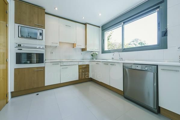 Kitchen - Corner townhouse for rent in Alcobendas, Madrid (El Encinar)