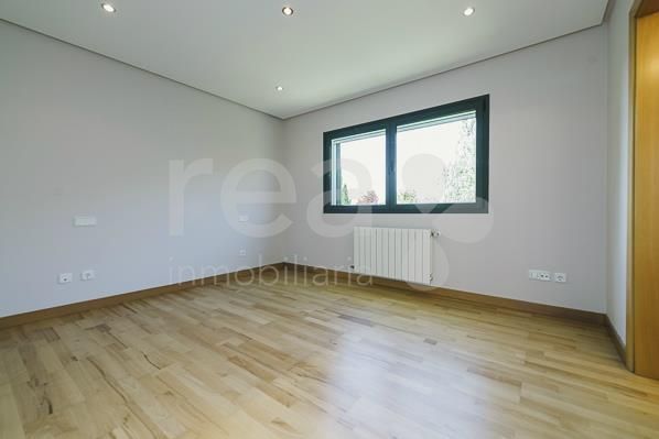 Master bedroom - Corner townhouse for rent in Alcobendas, Madrid (El Encinar)