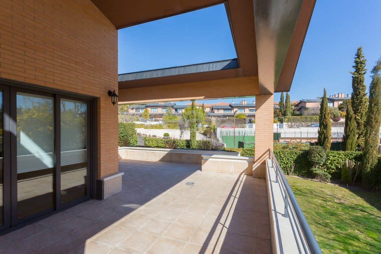 Pareado Adosado en Esquina en alquiler Alcobendas, Madrid. Ref: 6031. Rea Inmobiliaria