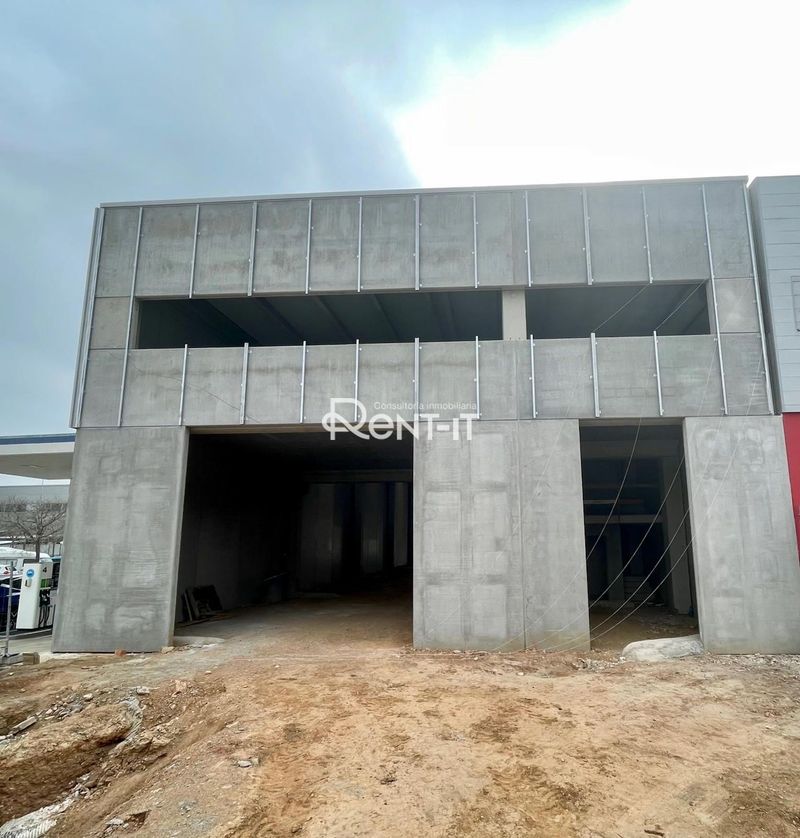 Nave Industrial en alquiler Viladecans, Barcelona. Ref: 1593. Rent-it Servicios Inmobiliarios