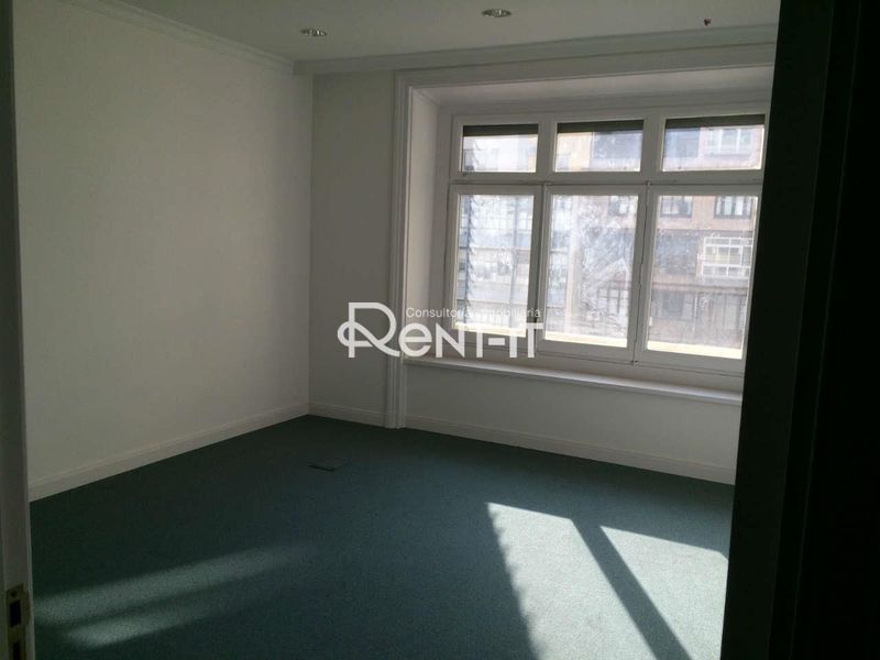 Oficina en alquiler Barcelona. Ref: 710. Rent-it Servicios Inmobiliarios
