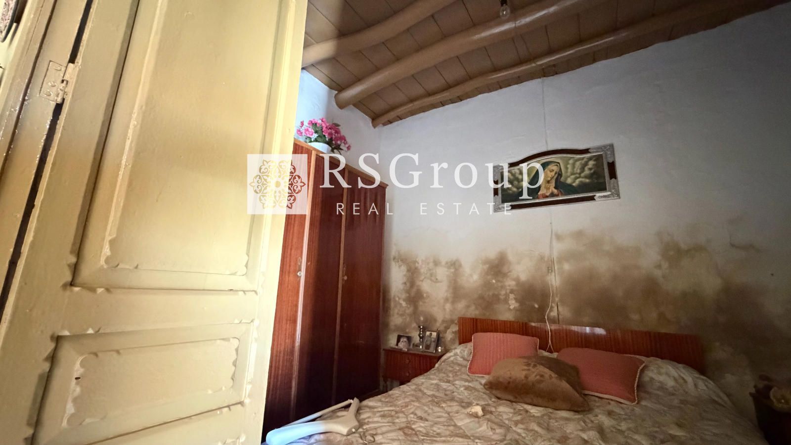 CASA CON ENCANTO PARA REFORMAR EN CALA – SOLO 50.000 € - Foto 3