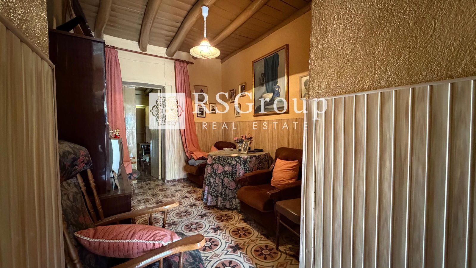 CASA CON ENCANTO PARA REFORMAR EN CALA – SOLO 50.000 € - Foto 4