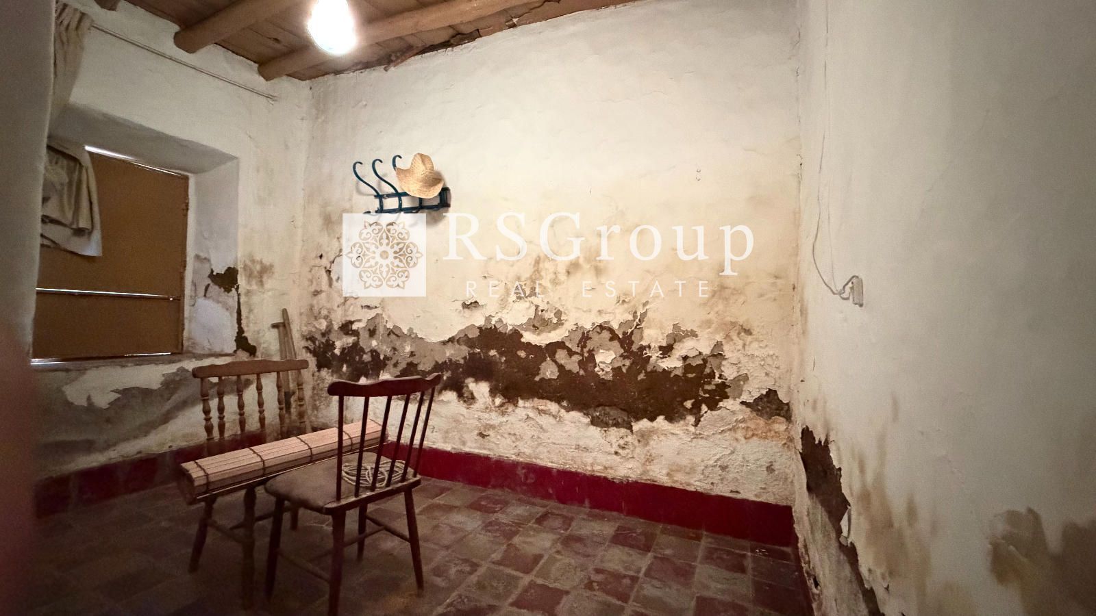 CASA CON ENCANTO PARA REFORMAR EN CALA – SOLO 50.000 € - Foto 7