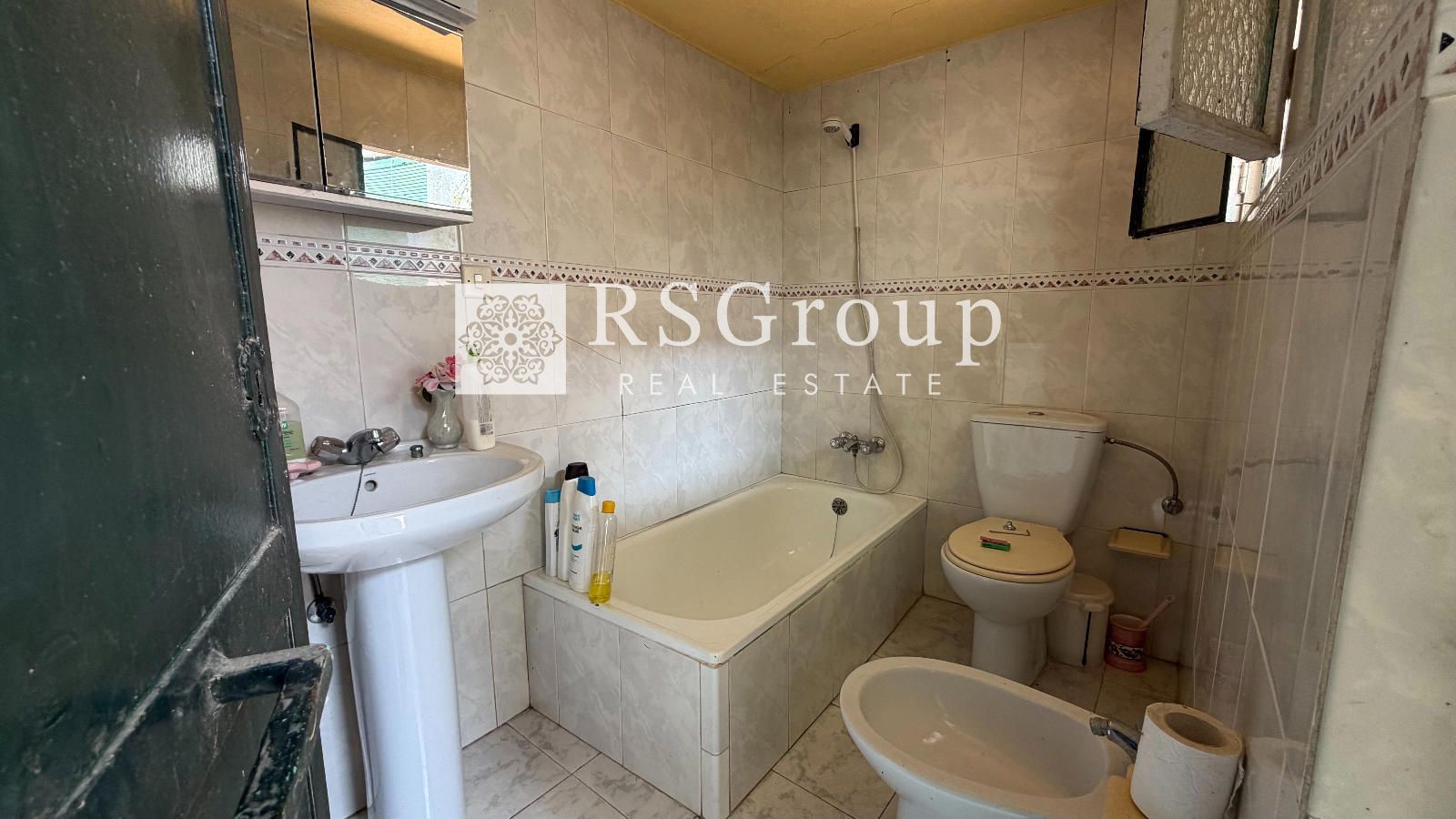 CASA CON ENCANTO PARA REFORMAR EN CALA – SOLO 50.000 € - Foto 11