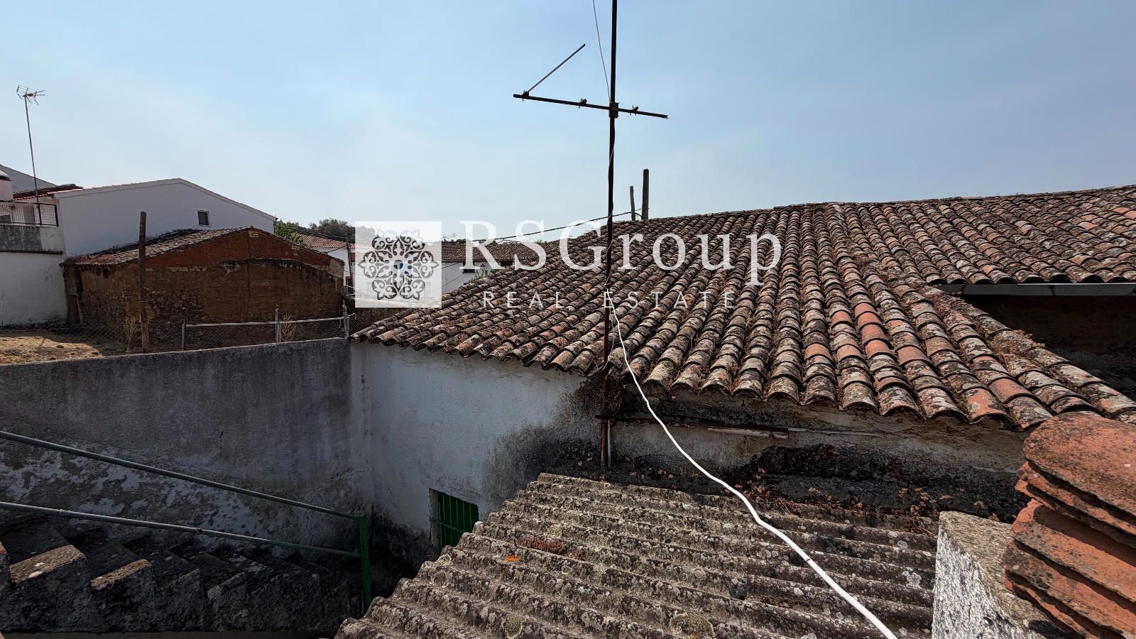 CASA CON ENCANTO PARA REFORMAR EN CALA – SOLO 50.000 € - Foto 16