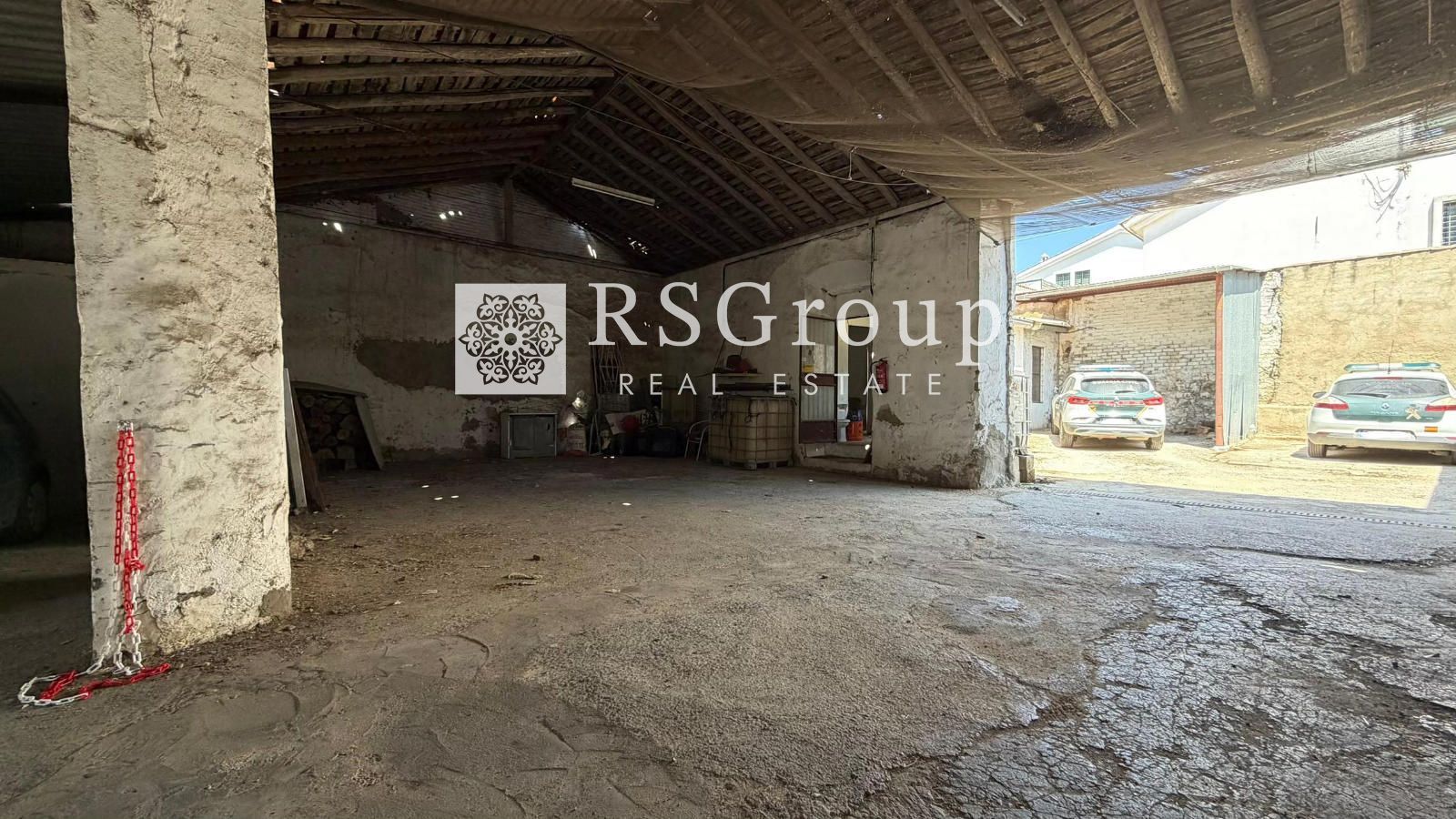 AMPLIO INMUEBLE EN CALA (HUELVA) | 393 m² CONSTRUIDOS | GRANDES POSIBILIDADES | 60.000 € - Foto 2