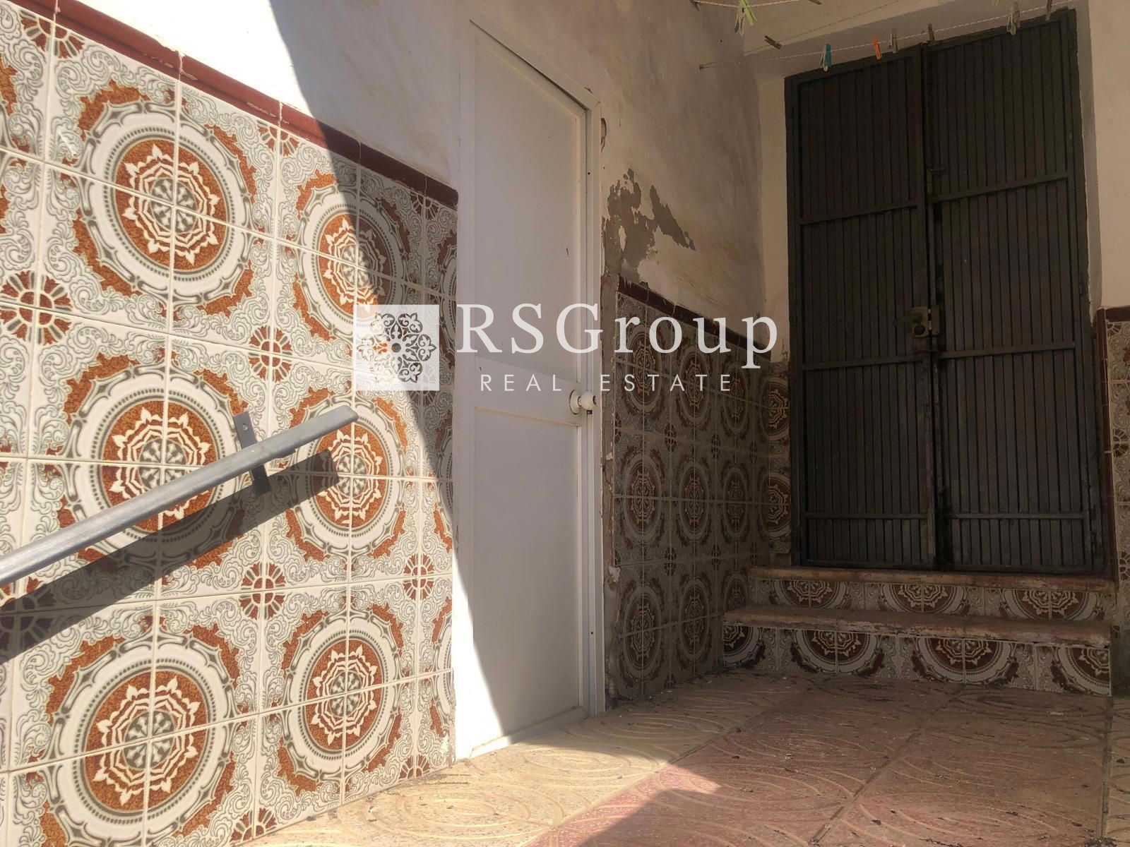 CASA AMPLIA DE 200 M² CON PATIO, BUHARDILLA Y MÚLTIPLES POSIBILIDADES EN EL CAMPILLO (HUELVA) - Foto 3
