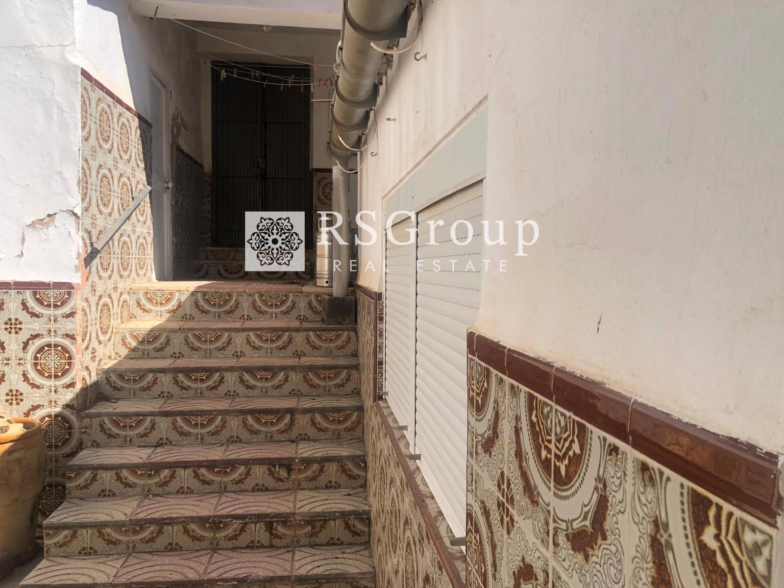CASA AMPLIA DE 200 M² CON PATIO, BUHARDILLA Y MÚLTIPLES POSIBILIDADES EN EL CAMPILLO (HUELVA) - Foto 4