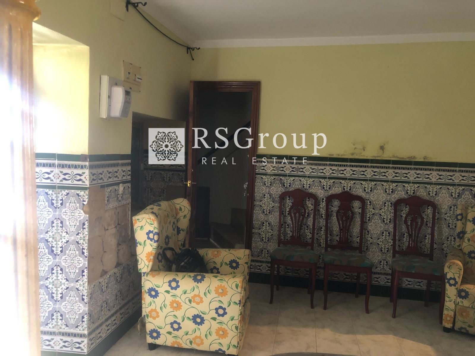 CASA AMPLIA DE 200 M² CON PATIO, BUHARDILLA Y MÚLTIPLES POSIBILIDADES EN EL CAMPILLO (HUELVA) - Foto 9