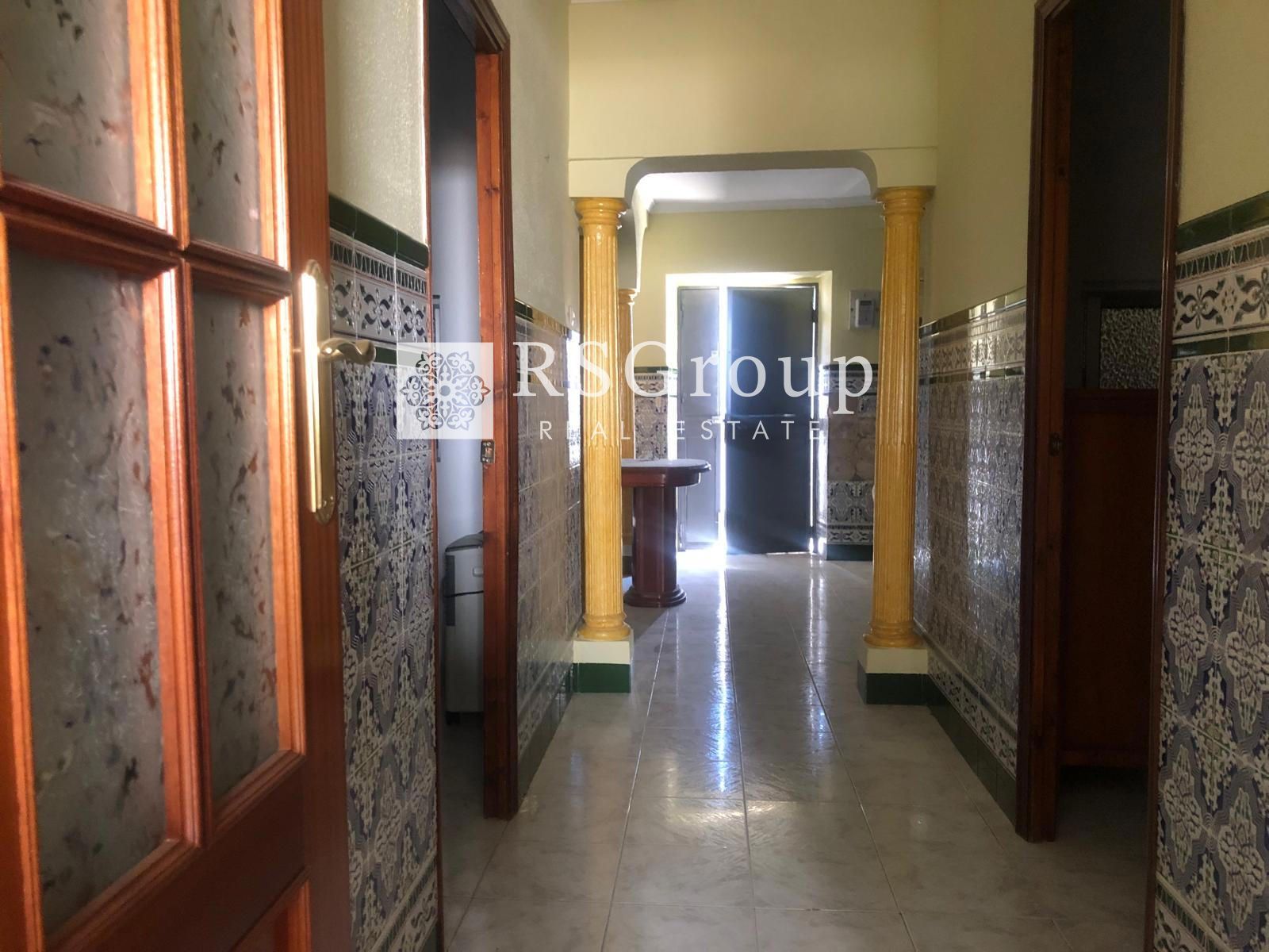 CASA AMPLIA DE 200 M² CON PATIO, BUHARDILLA Y MÚLTIPLES POSIBILIDADES EN EL CAMPILLO (HUELVA) - Foto 6