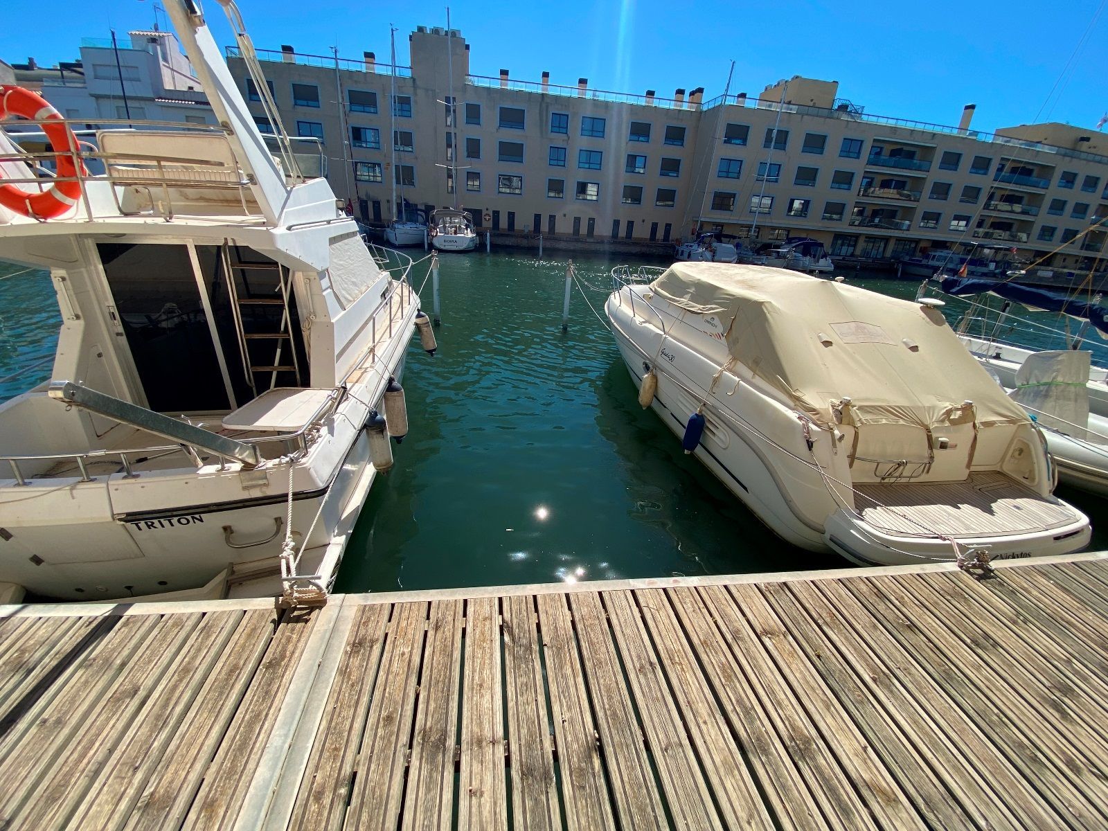 PORT MOXO Liegeplatz geeignet für Segelboot, Parkplatz und Lagerraum